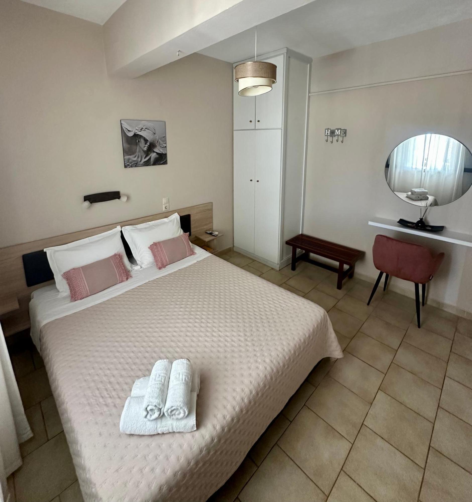 Eleana apartments&studios Agios Georgios Pagon Exterior foto