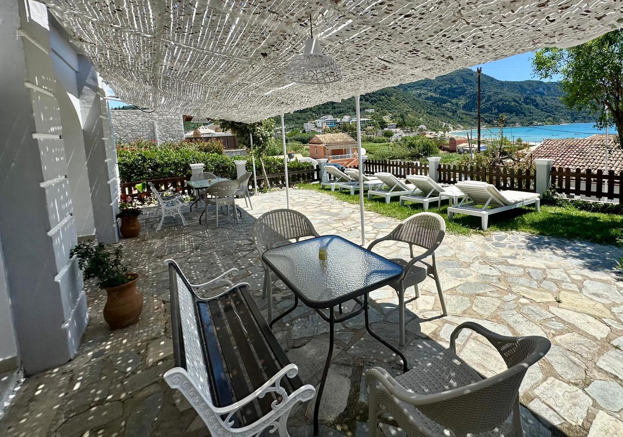 Eleana apartments&studios Agios Georgios Pagon Exterior foto